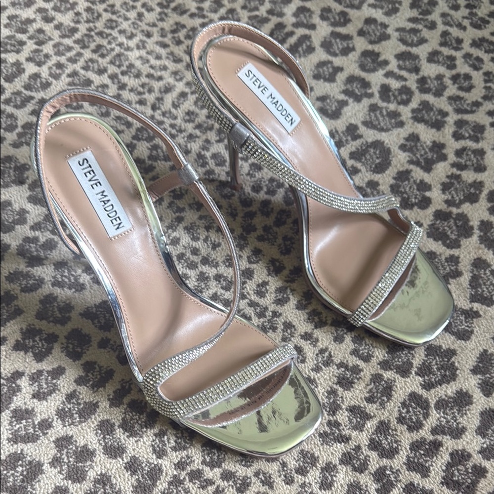 Steve Madden Silver Heels with Sleek Design